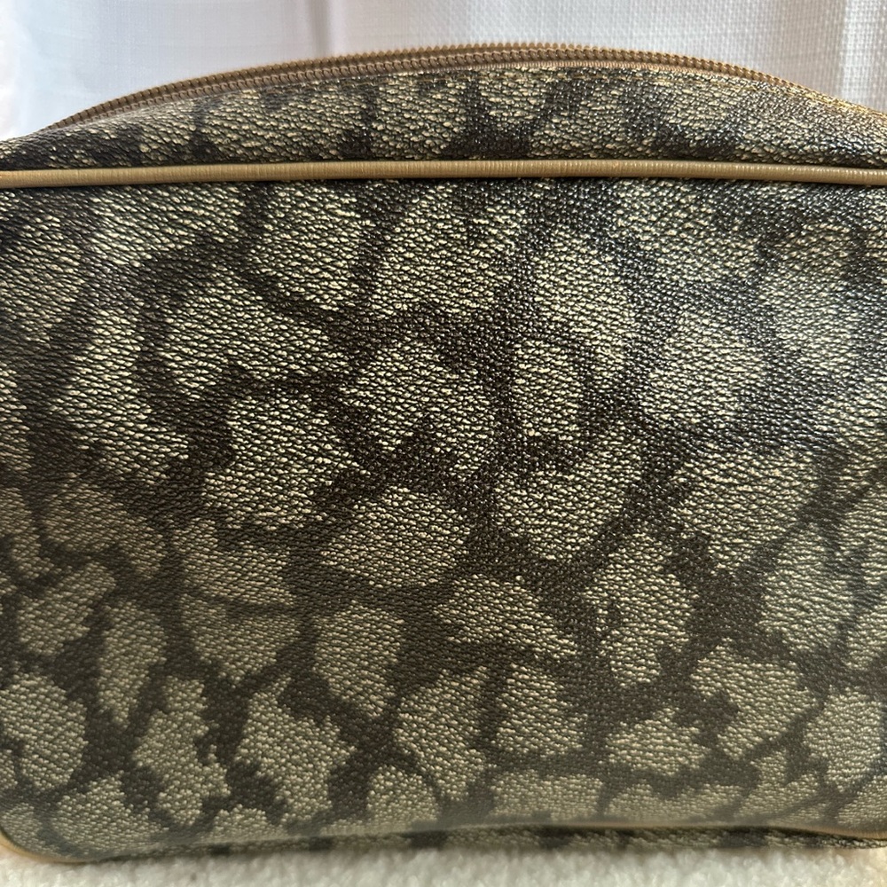Yves Saint Laurent Hand-Painted Vintage Giraffe Print Clutch Pouch Toiletry Bagπ¦ - Picture 7 of 16
